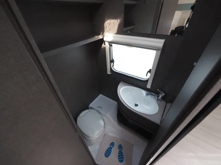 Fahrzeugbild Dethleffs C'Joy 410 LK, Dynamikpaket, Badfenster #10