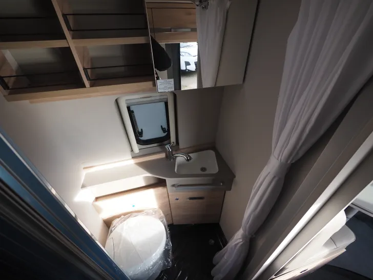 Fahrzeugbild Dethleffs Globetrail 600 DK, Aut.,Wohnraumklima,Dieselh. #16