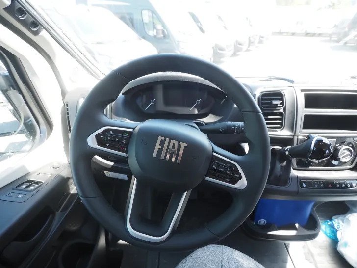 Fahrzeugbild Dethleffs Globetrail 640 ER, Chassis/Elektro/Komfort, Aut. #9