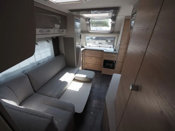 Fahrzeugbild Dethleffs Nomad 490 BLF, Rahmenfenster, Backofen, uvm #12