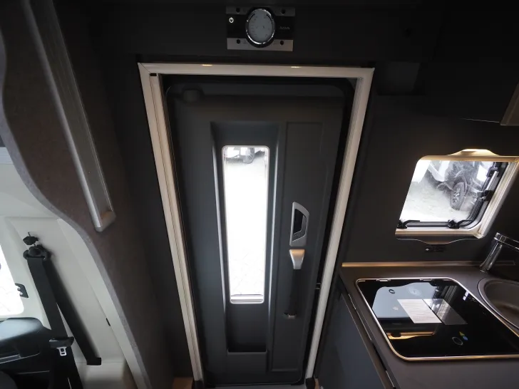 Fahrzeugbild Dethleffs Trend T 6617 EB GT-Paket, Family, Hubbett #9