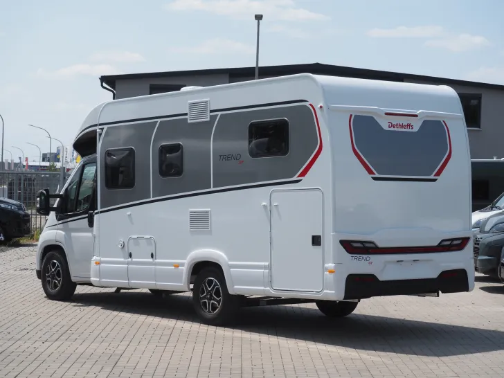 Fahrzeugbild Dethleffs Trend T 6817 EB GT, Automatik, Hubbett, Family #4