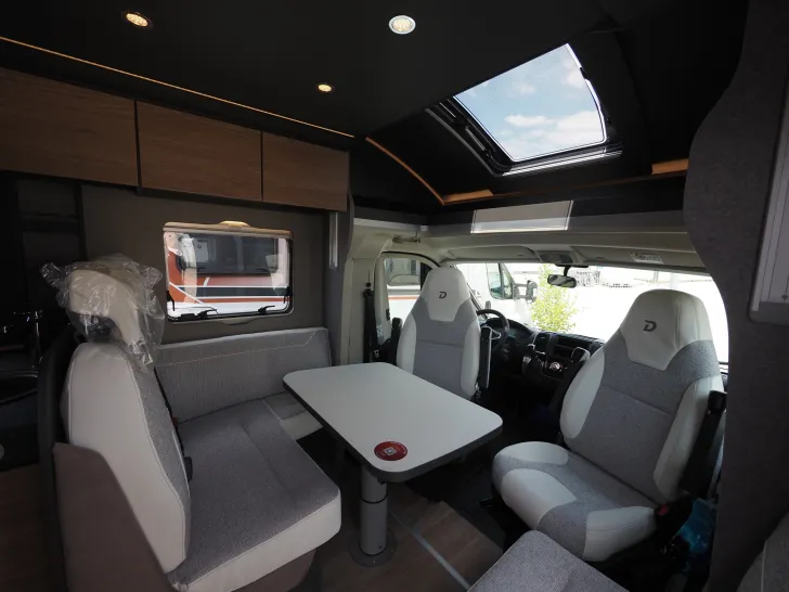 Fahrzeugbild Dethleffs Trend T 6817 EB GT, Automatik, Hubbett, Family #6