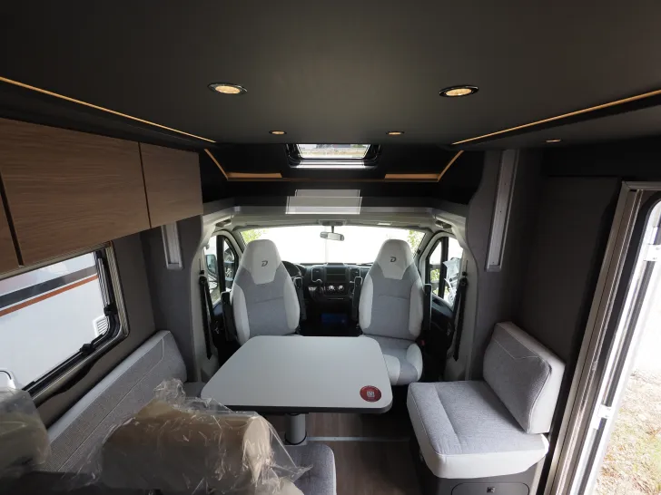 Fahrzeugbild Dethleffs Trend T 6817 EB GT, Automatik, Hubbett, Family #7