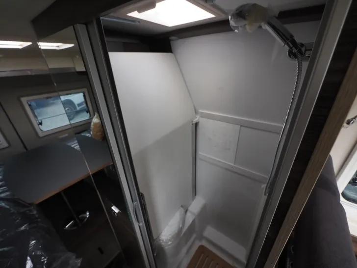 Fahrzeugbild Laika ECOVIP 645, Rundsitzgruppe, Fahrass., Autom. #14