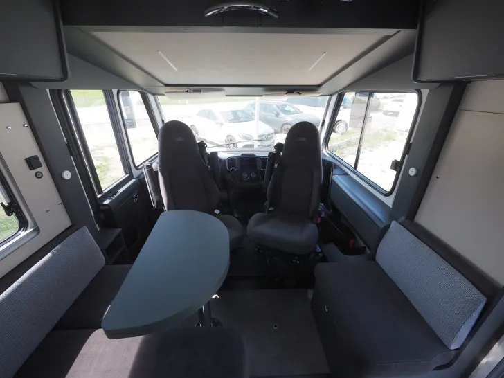 Fahrzeugbild Laika KOSMO H 1319, 180 PS Maxi Autom., Komfortp. #7