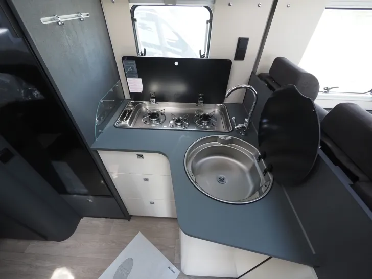 Fahrzeugbild Laika KOSMO H 1319, 180 PS Maxi Autom., Komfortp. #11