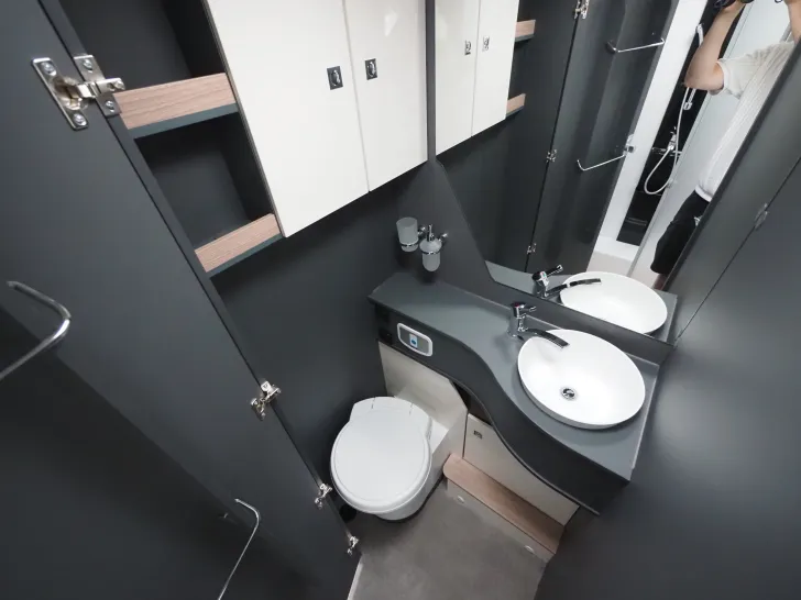 Fahrzeugbild Laika KOSMO H 1409, 180 PS Auto., Multimedia/Kam. #16