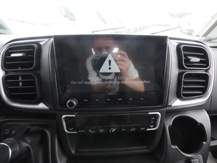 Fahrzeugbild Laika KOSMO H 1409, 180 PS Auto., Multimedia/Kam. #22