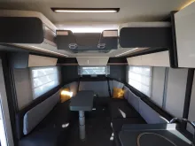 Fahrzeugbild Laika KOSMO L 105, Rundsitzgruppe/Hubbett, Autom. #8