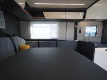 Fahrzeugbild Laika KOSMO L 105, Rundsitzgruppe/Hubbett, Autom. #12