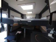 Fahrzeugbild Laika KOSMO L 105, Rundsitzgruppe/Hubbett, Autom. #13