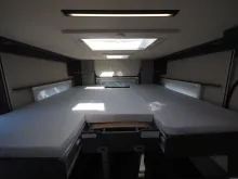 Fahrzeugbild Laika KOSMO L 105, Rundsitzgruppe/Hubbett, Autom. #14