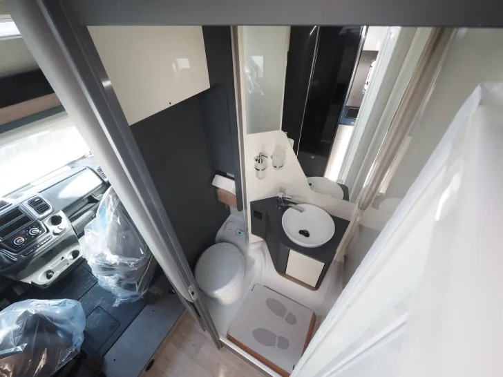 Fahrzeugbild Laika KOSMO L 105, Automatik, Radträger, Rundsitzgr. #9