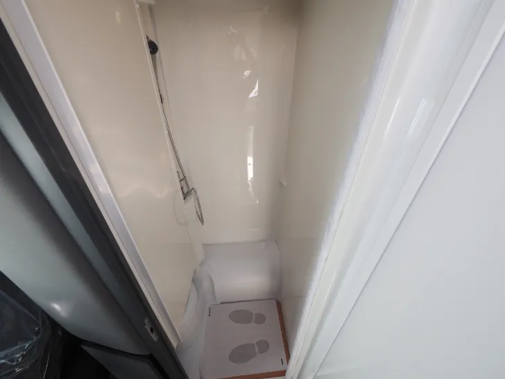 Fahrzeugbild Laika KOSMO L 105, Automatik, Radträger, Rundsitzgr. #10