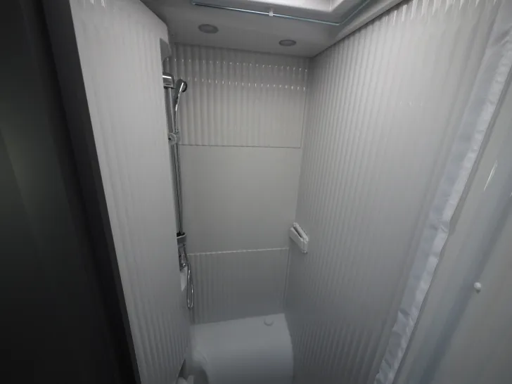 Fahrzeugbild Laika KOSMO L 319, Hubbett, Komfort-Paket #16