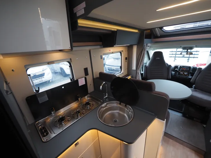 Fahrzeugbild Laika KOSMO L 319, Aut., Markise, Hubbett, Navi uvm. #12