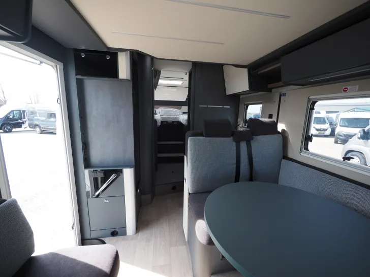 Fahrzeugbild Laika KOSMO L 409, Multimedia, Hubbett, Markise uvm #6