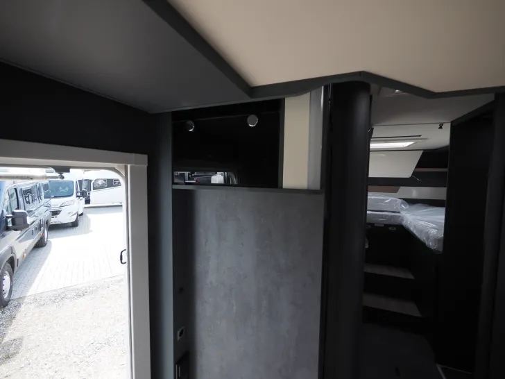 Fahrzeugbild Laika KOSMO L 409, Multimedia, Hubbett, Markise uvm #17