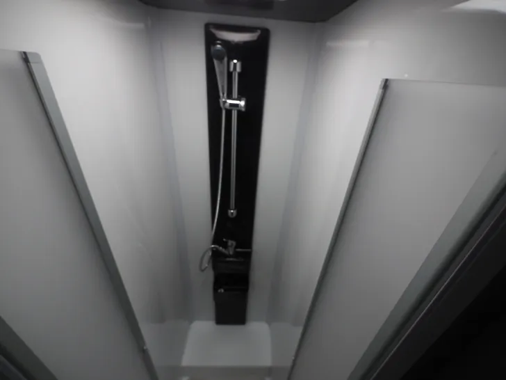 Fahrzeugbild Laika KOSMO L 409, Navi/Kam., Markise, Hubbett #12