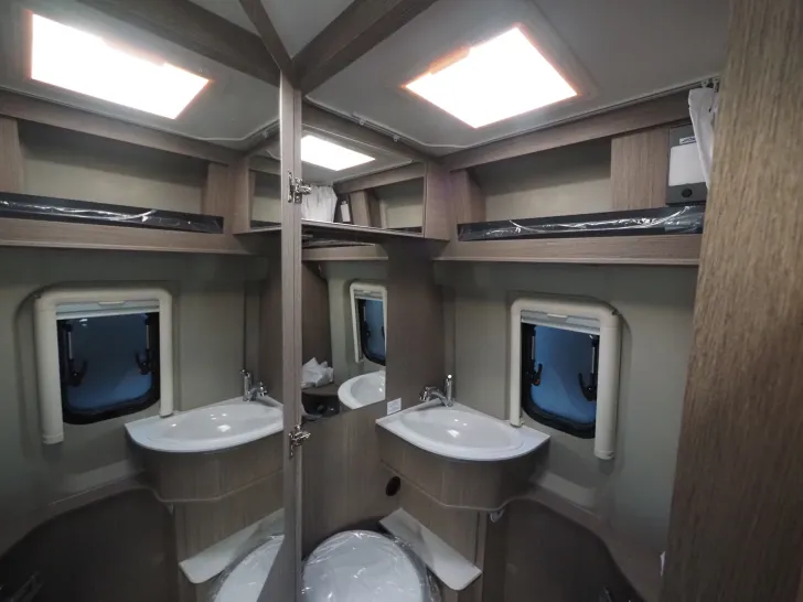 Fahrzeugbild Pössl 2 Win Plus, Premium-Ausstattung, Auto., Heiz. E #21