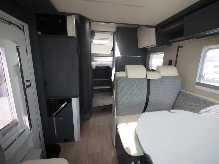 Fahrzeugbild Laika KOSMO L 409, Hubbett, Multimedia, uvm. #8