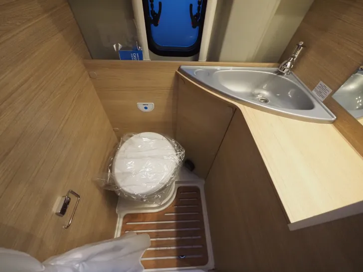 Fahrzeugbild Roadcar R 640, Premiumpaket, 3. Bett, uvm. #18