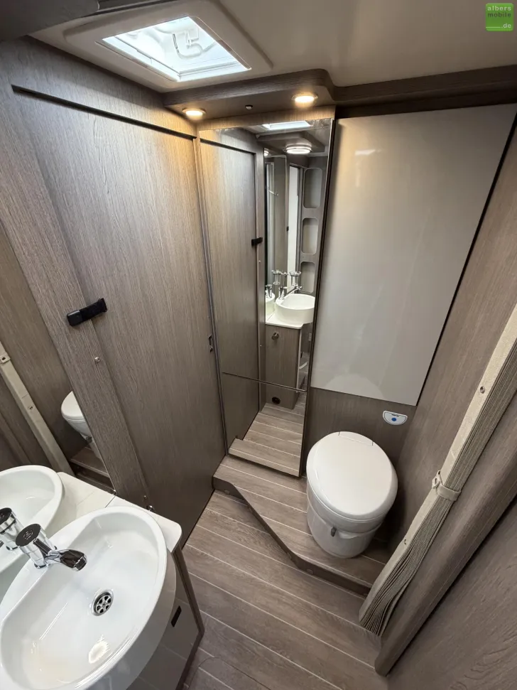 Fahrzeugbild Roller Team Zefiro Power Edition 266 P 400W Solar 2xLithium #17