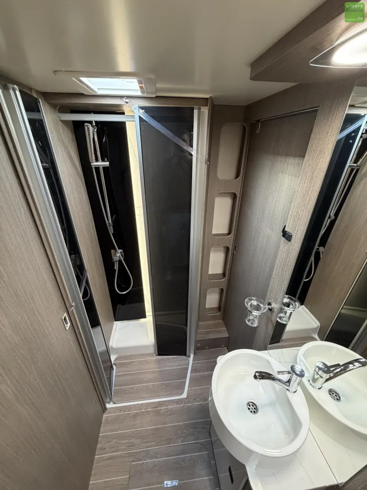 Fahrzeugbild Roller Team Zefiro Power Edition 266 P 400W Solar 2xLithium #18