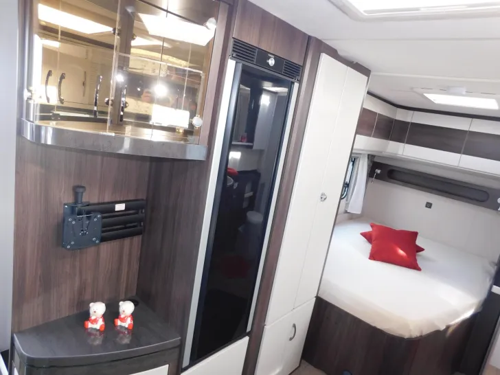 Fahrzeugbild Hobby Prestige 560 FC ALDE-Heizung, Backofen, 2T-Achse #12