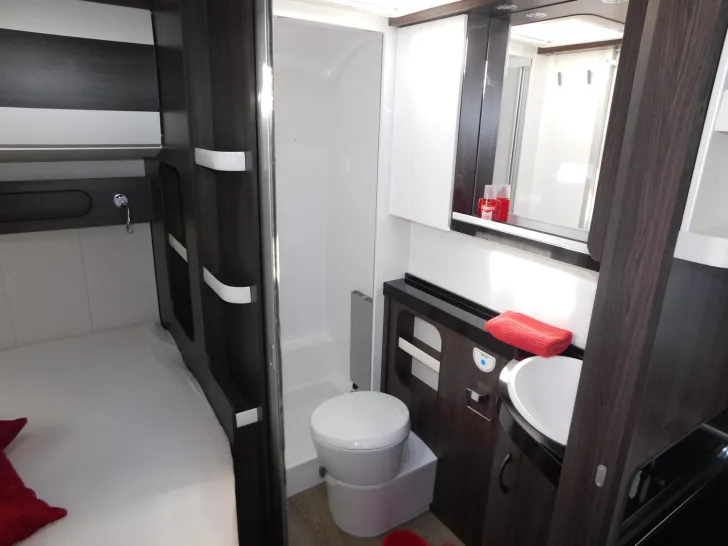 Fahrzeugbild Hobby Prestige 560 FC ALDE-Heizung, Backofen, 2T-Achse #18