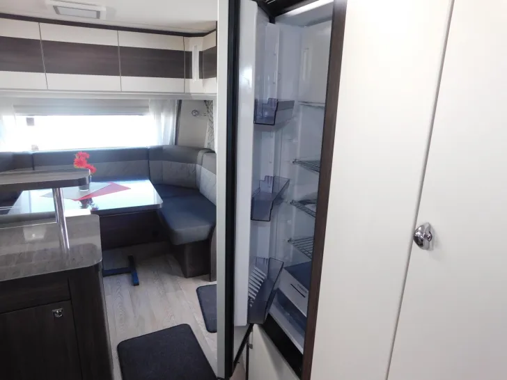 Fahrzeugbild Hobby Prestige 560 FC ALDE-Heizung, Backofen, 2T-Achse #23