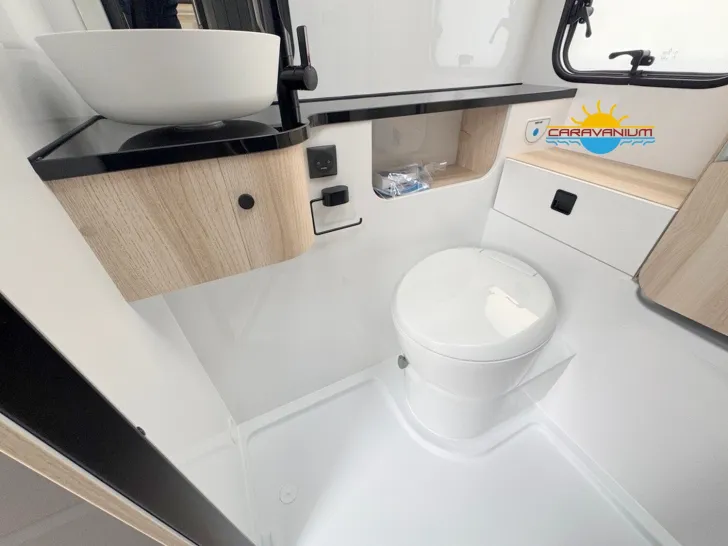 Fahrzeugbild Hobby De Luxe 460 SL #28