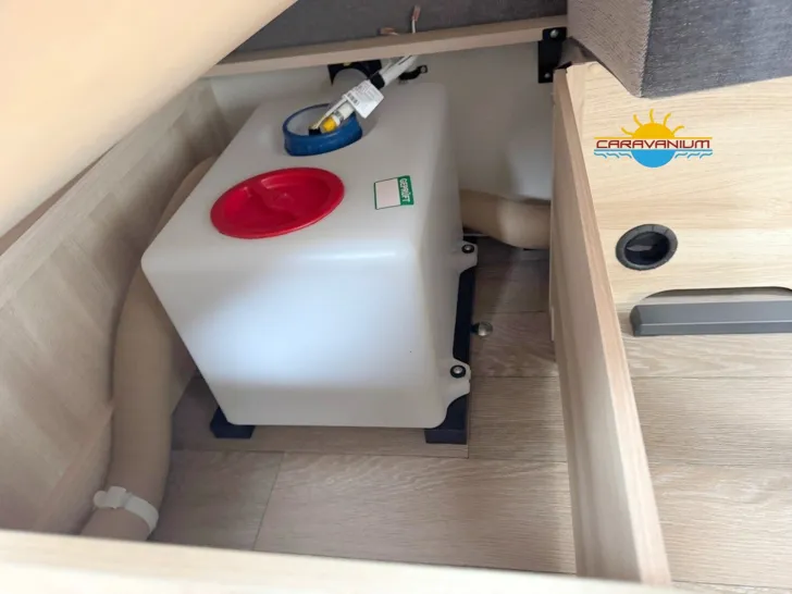 Fahrzeugbild Hobby De Luxe 460 SL #32