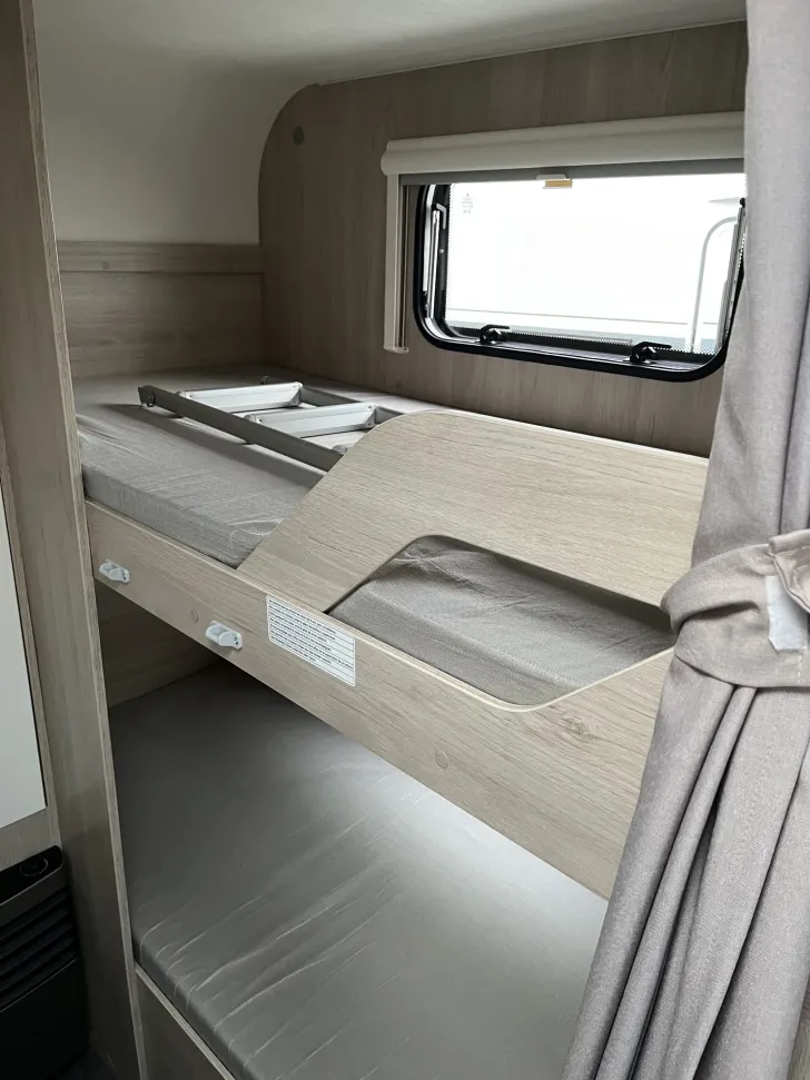 Fahrzeugbild Caravelair Alba Family 496 #9