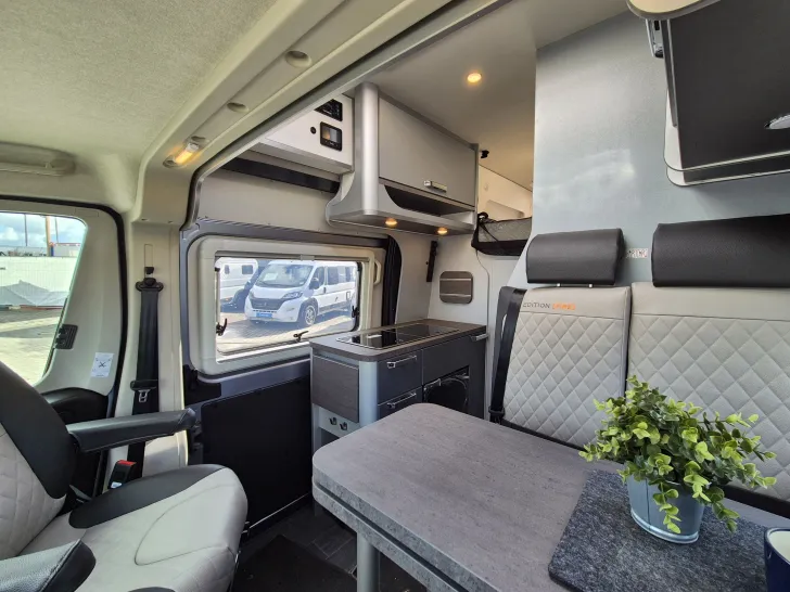 Fahrzeugbild Weinsberg CaraBus 630 MEG EDITION [FIRE] *Motorradhalter* #14