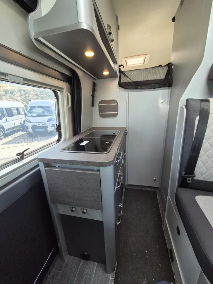 Fahrzeugbild Weinsberg CaraBus 630 MEG EDITION [FIRE] *Motorradhalter* #17