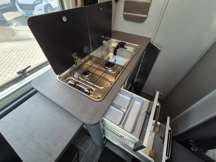 Fahrzeugbild Weinsberg CaraBus 630 MEG EDITION [FIRE] *Motorradhalter* #20