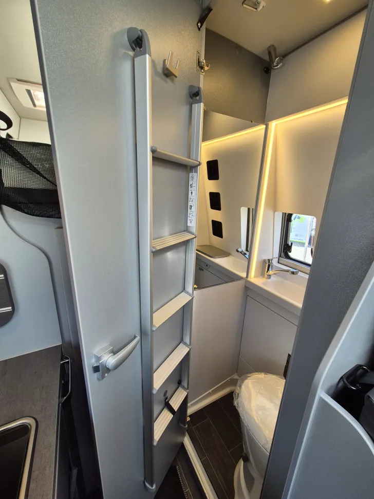 Fahrzeugbild Weinsberg CaraBus 630 MEG EDITION [FIRE] *Motorradhalter* #28