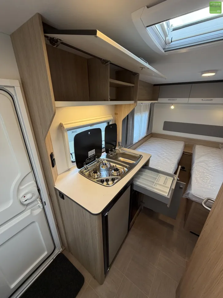 Fahrzeugbild LMC Sassino 460 E Einzelbetten 1360 kg #16