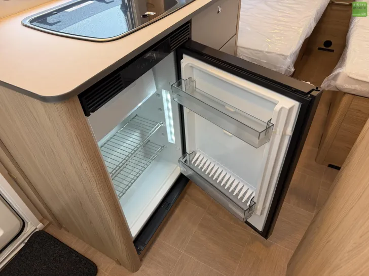 Fahrzeugbild LMC Sassino 460 E Einzelbetten 1360 kg #17