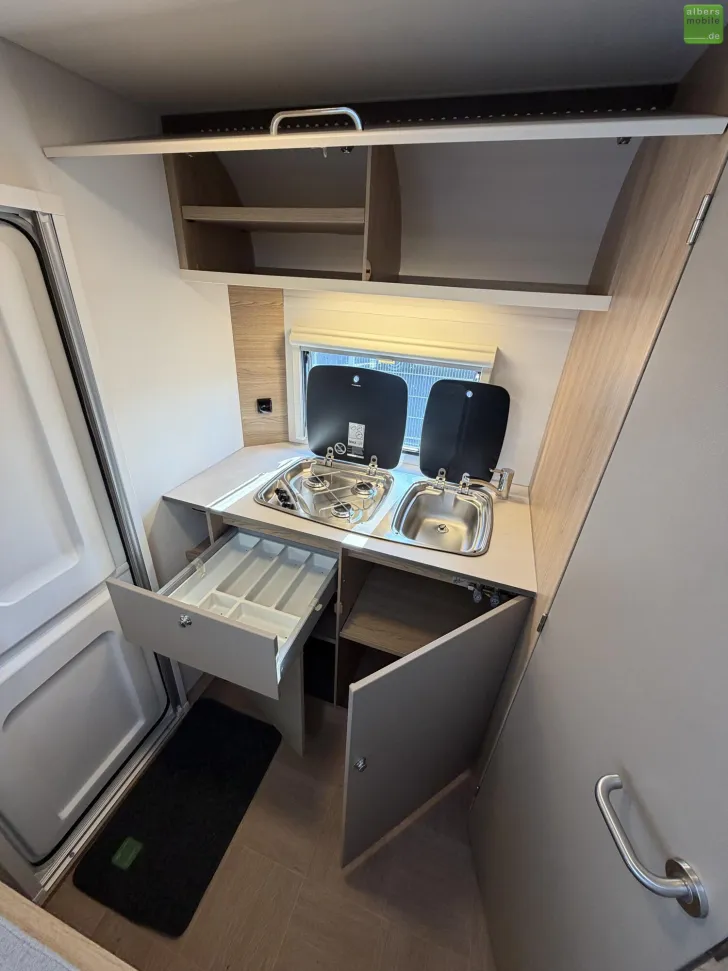 Fahrzeugbild LMC Sassino 450 D 1500kg XXL-Bett 157x200cm #10