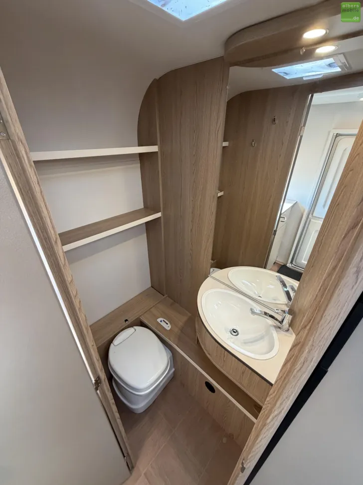 Fahrzeugbild LMC Sassino 450 D 1500kg XXL-Bett 157x200cm #11