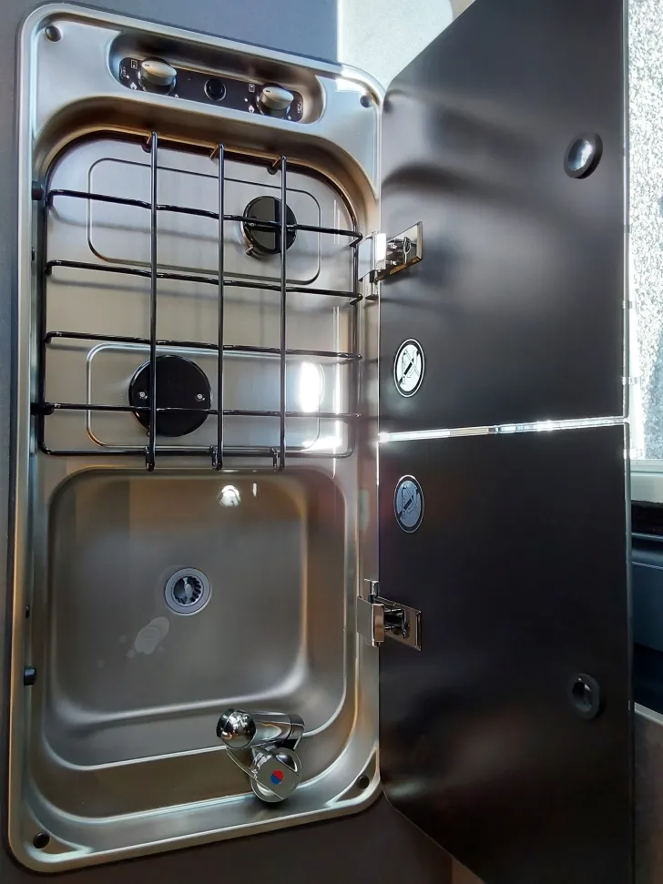 Fahrzeugbild Dethleffs Globetrail Classic 600 DR Fiat Aut. & Aufstelld. #12