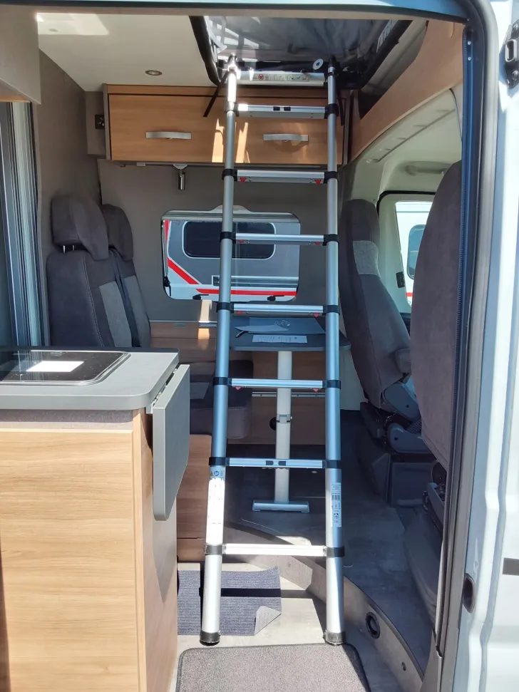 Fahrzeugbild Dethleffs Globetrail Classic 600 DR Fiat Aut. & Aufstelld. #16