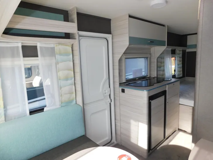 Fahrzeugbild Dethleffs c-joy 460 LE zus. Stauklappe, Toilettenfenster #9