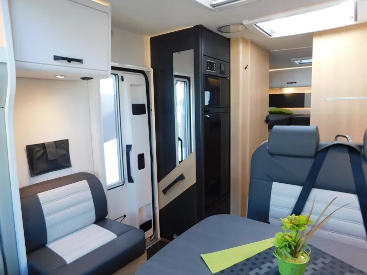 Fahrzeugbild Sunlight Adventure T 68 OHNE Hubbett! mit Automatik + ACC #8