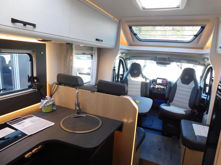 Fahrzeugbild Sunlight Adventure T 68 OHNE Hubbett! mit Automatik + ACC #9