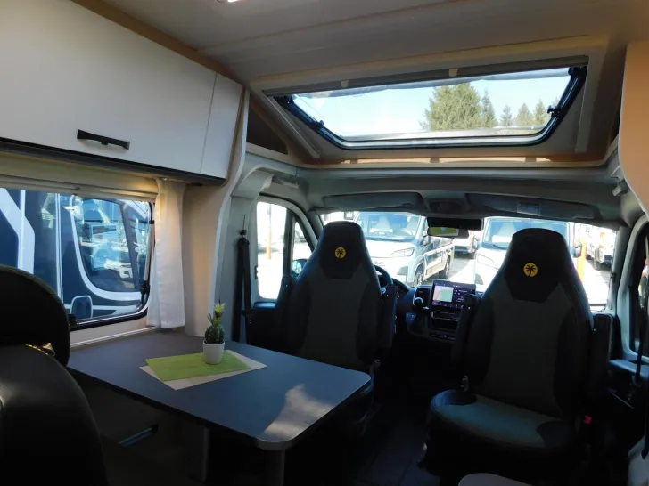 Fahrzeugbild Sunlight Adventure V 66 Safety-Paket + ACC + Digitalpaket #13