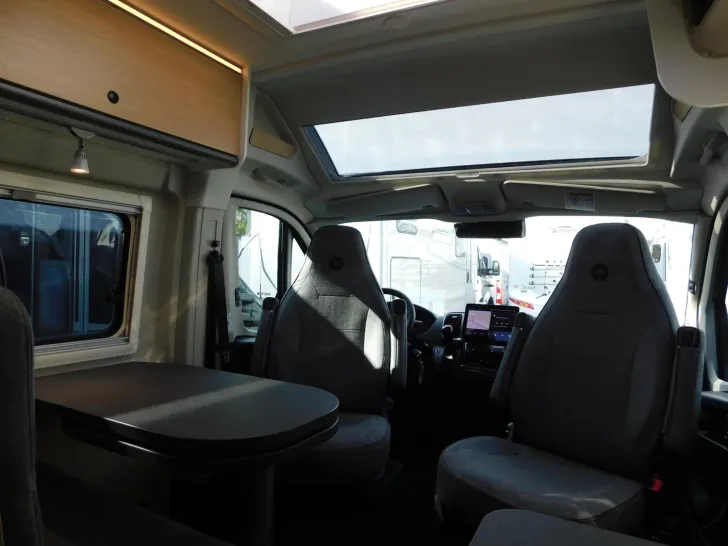 Fahrzeugbild Sunlight Cliff X 600 Verfügbar ab November 2026 #12